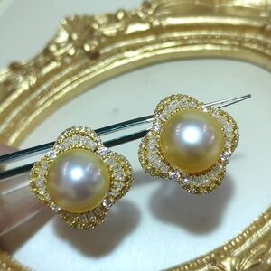 🌟 South Sea Golden Pearl Four-Leaf Clover Stud Earrings